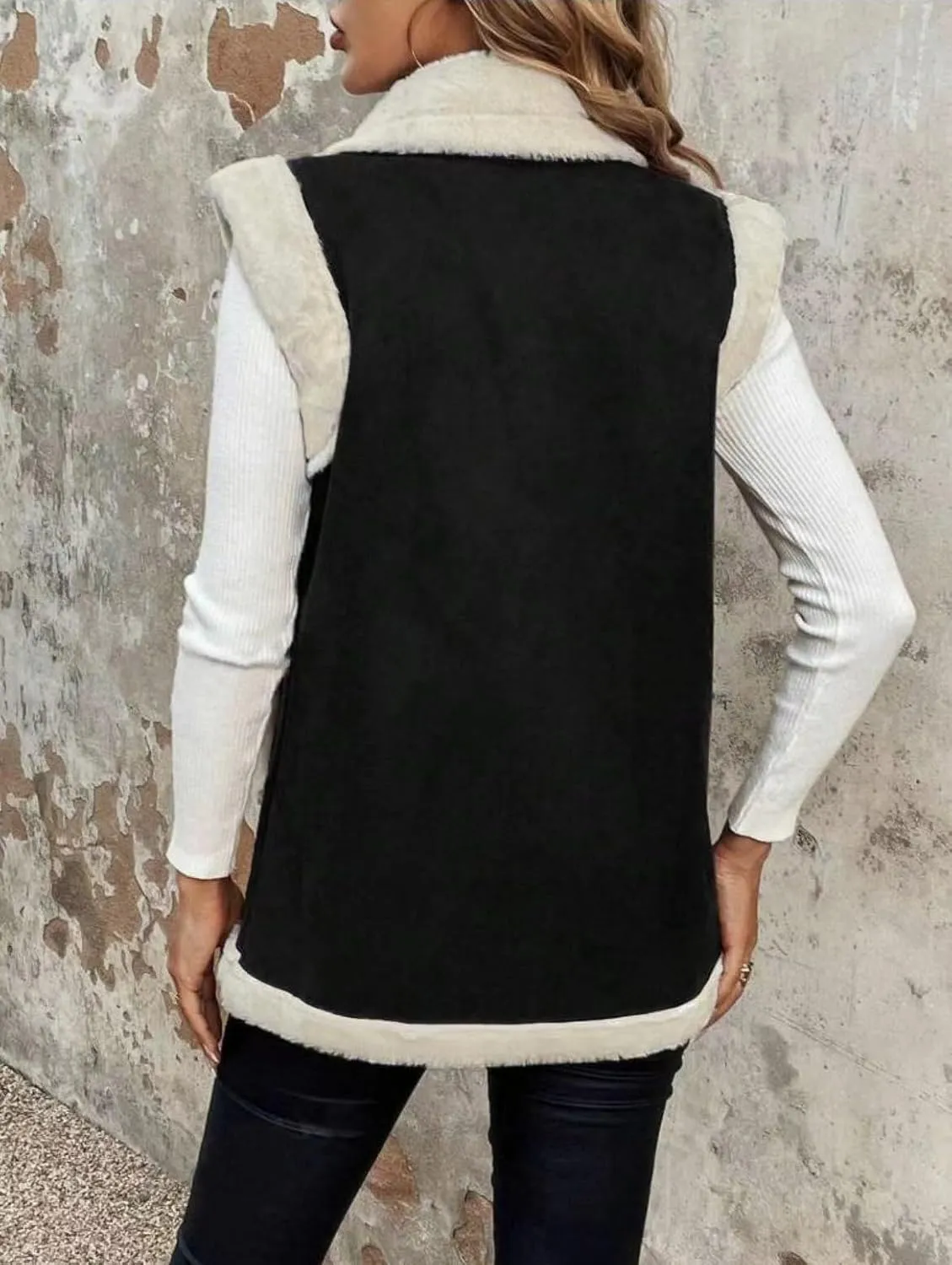 chouyatou Women's Winter Faux Suede Leather Vest Button Up Fuzzy Fleece Sleeveless Sherpa Jacket with Pockets