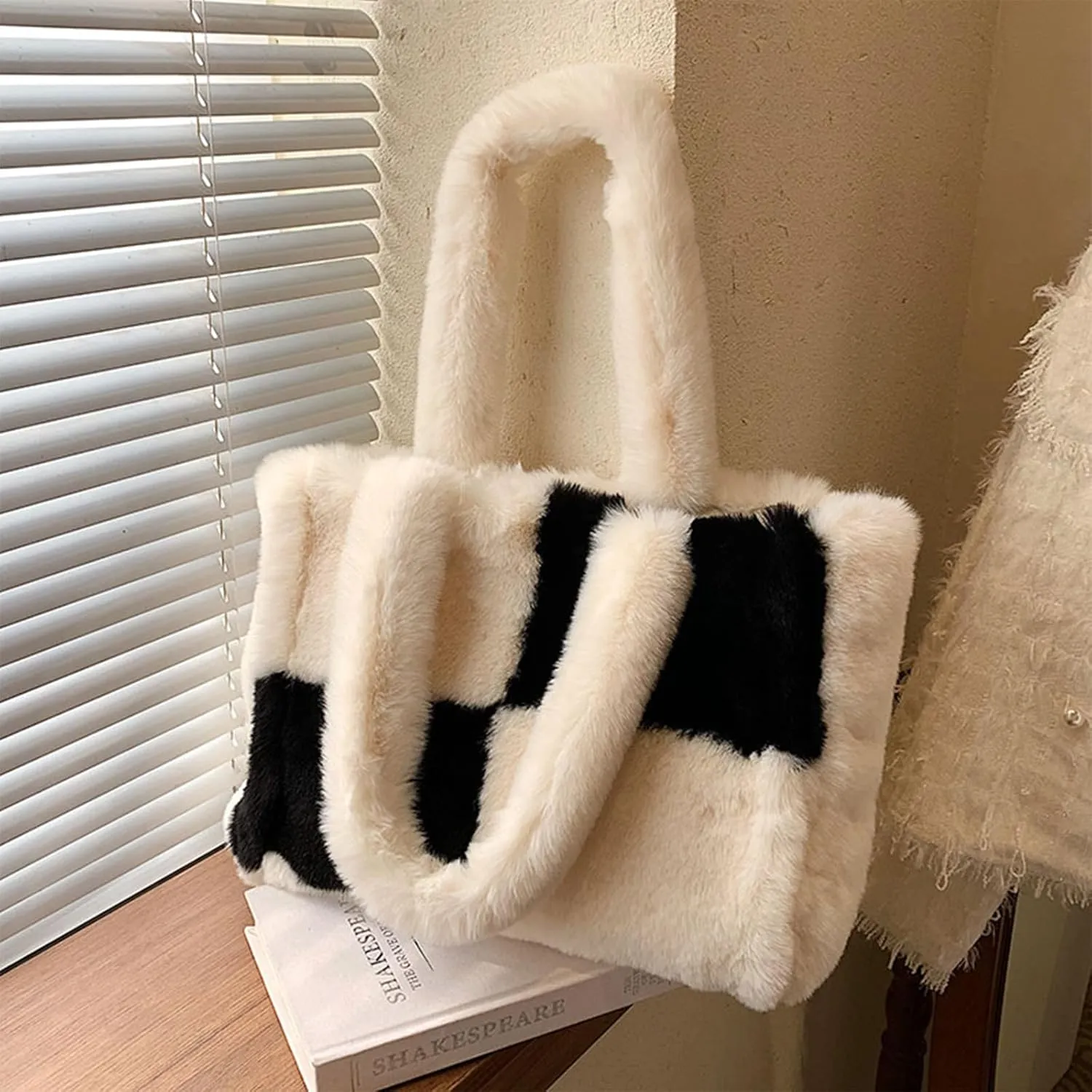 Fluffy Tote Bags Winter Furry Purse for Women Y2K Faux Fur Bag Fuzzy Shoulder Handbag