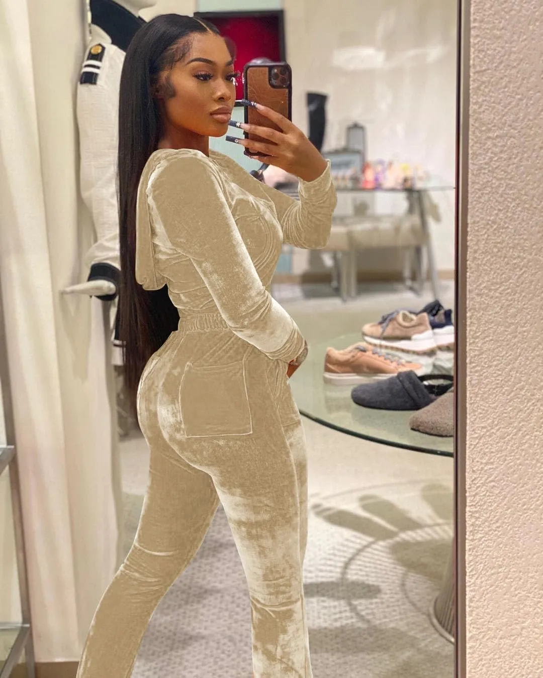 yidengymx Womens Velour Tracksuit Two Piece Outfits for Women Long Sleeve Hooded Zip Crop Tops Flared Pants Set