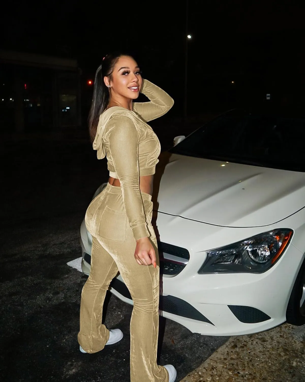 yidengymx Womens Velour Tracksuit Two Piece Outfits for Women Long Sleeve Hooded Zip Crop Tops Flared Pants Set